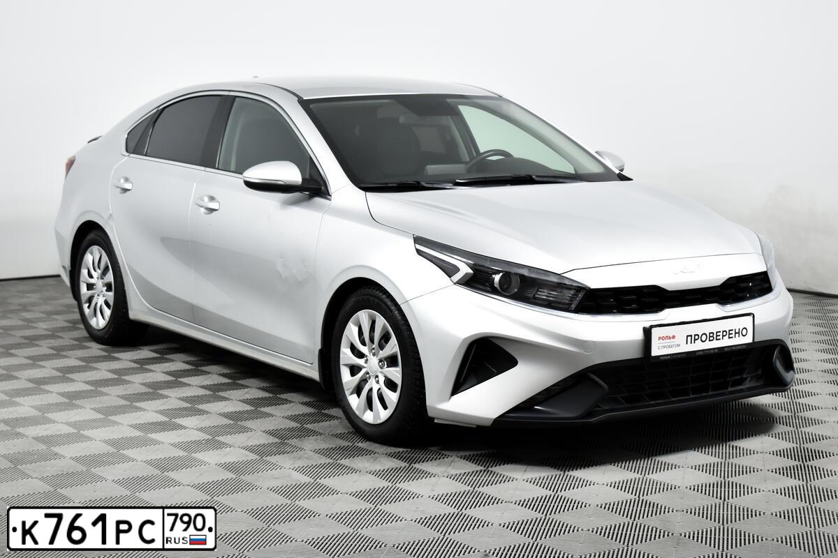 Фото автомобиля KIA CERATO, 2021 — госномер К761РС790. Цвет: СЕРЫЙ