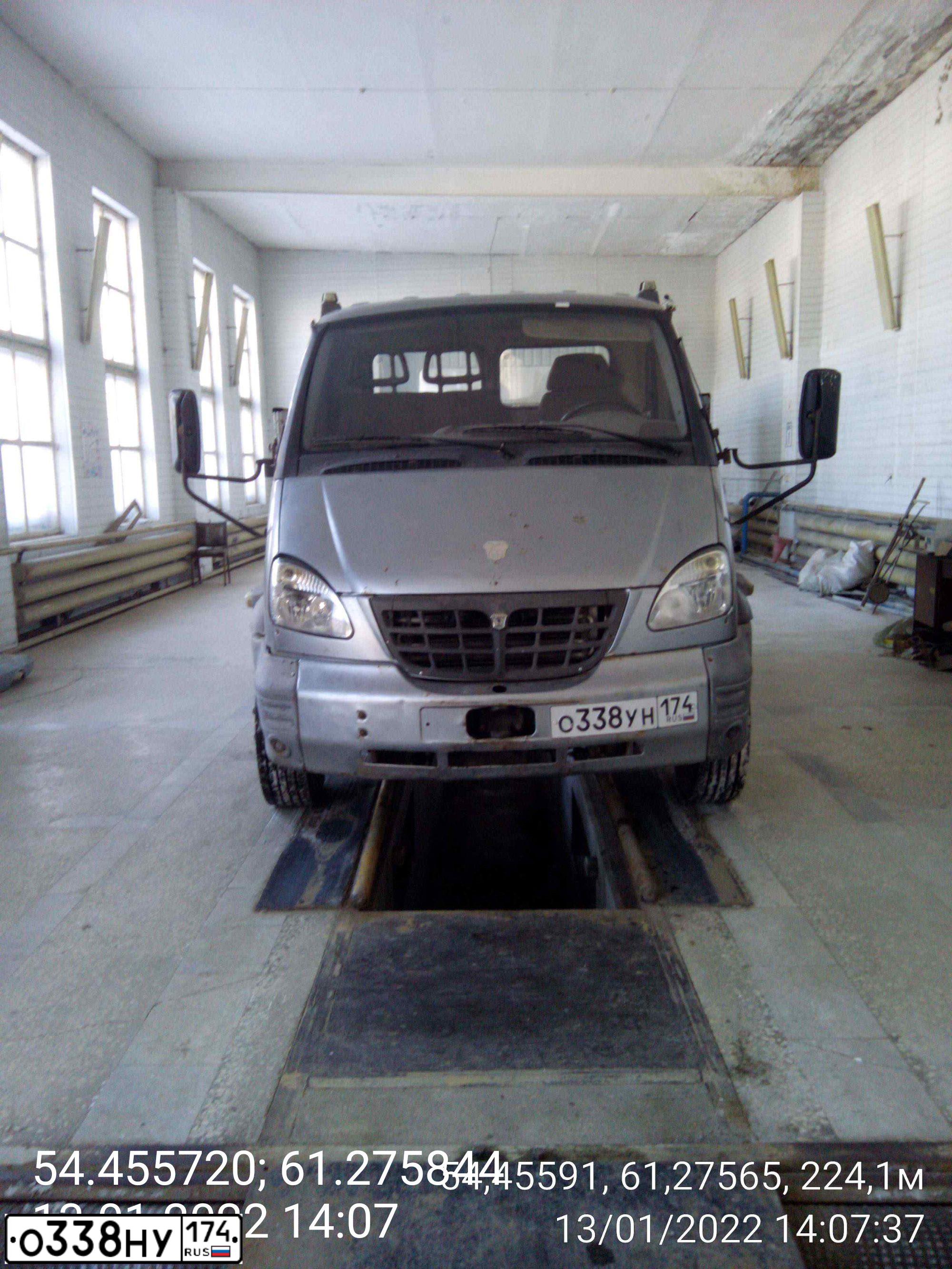 Фото автомобиля GAZ 3310 WALDAI, 2006 — госномер С111ОН174. Цвет: СЕРЕБРИСТЫЙ
