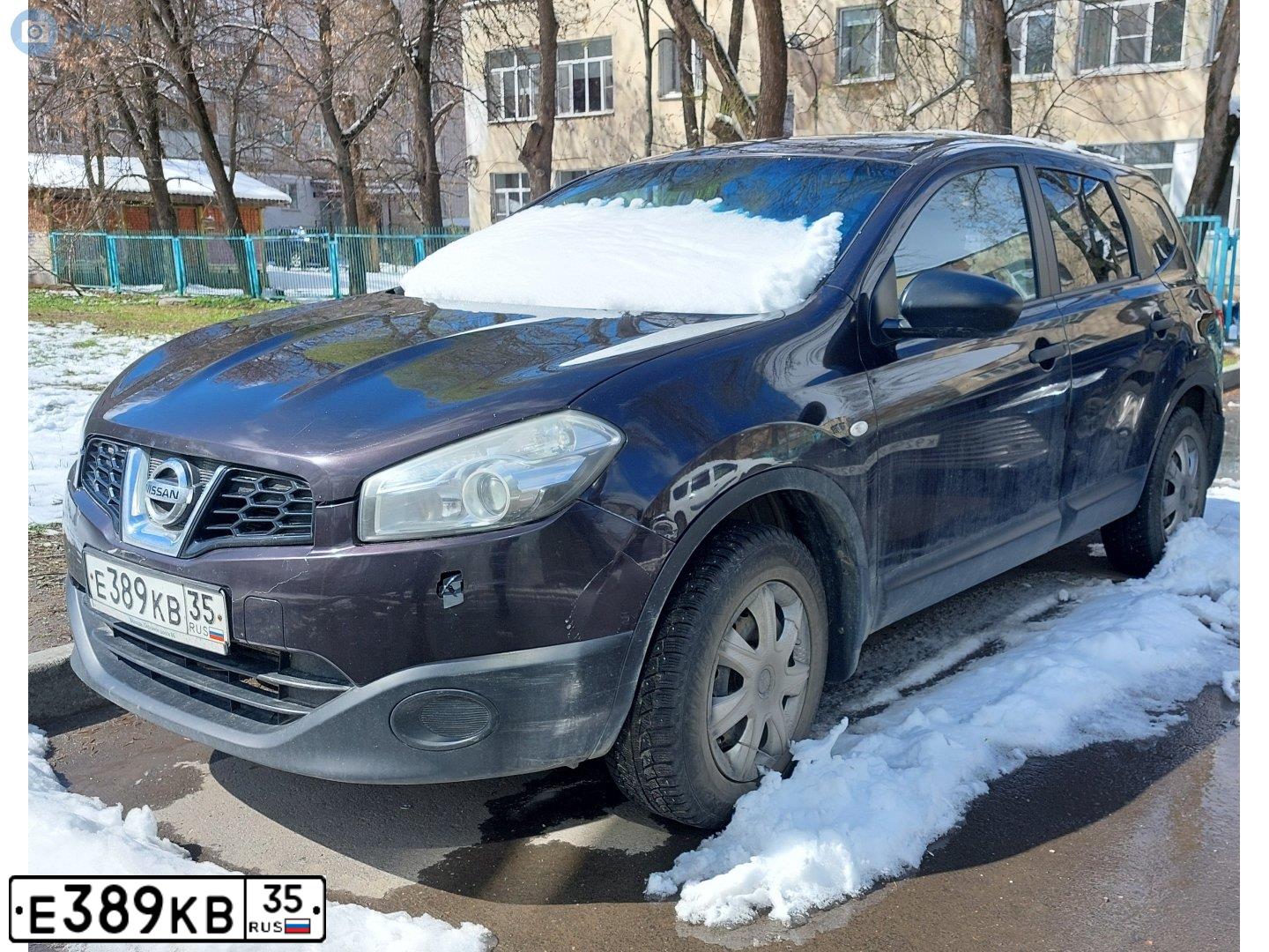Фото автомобиля NISSAN QASHQAI, 2013 — госномер Е389КВ35. Цвет: ФИОЛЕТОВЫЙ