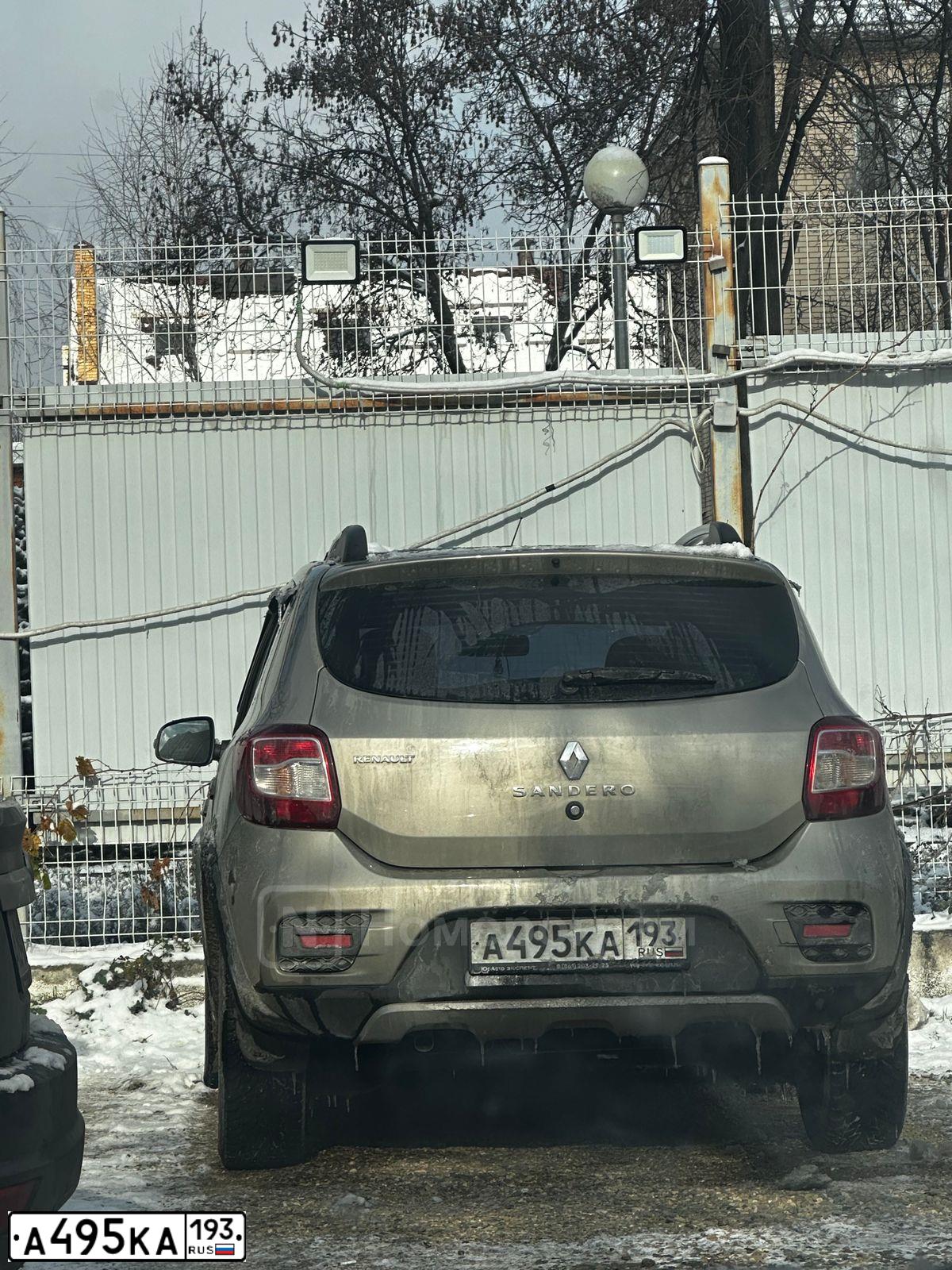 Фото автомобиля RENAULT T SANDERO, 2019 — госномер А495КА193. Цвет: БЕЖЕВЫЙ