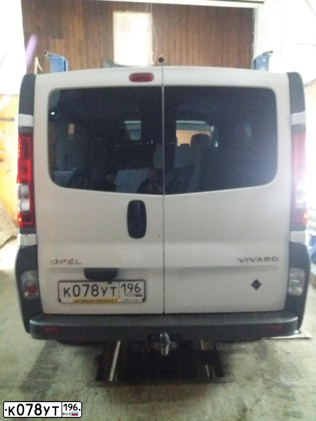 Фото автомобиля OPEL VIVARO, 2007 — госномер В512ХО196. Цвет: БЕЛЫЙ