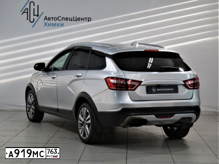 Фото автомобиля LADA VESTA, 2018 — госномер Е200ХО63. Цвет: СЕРЕБРИСТЫЙ