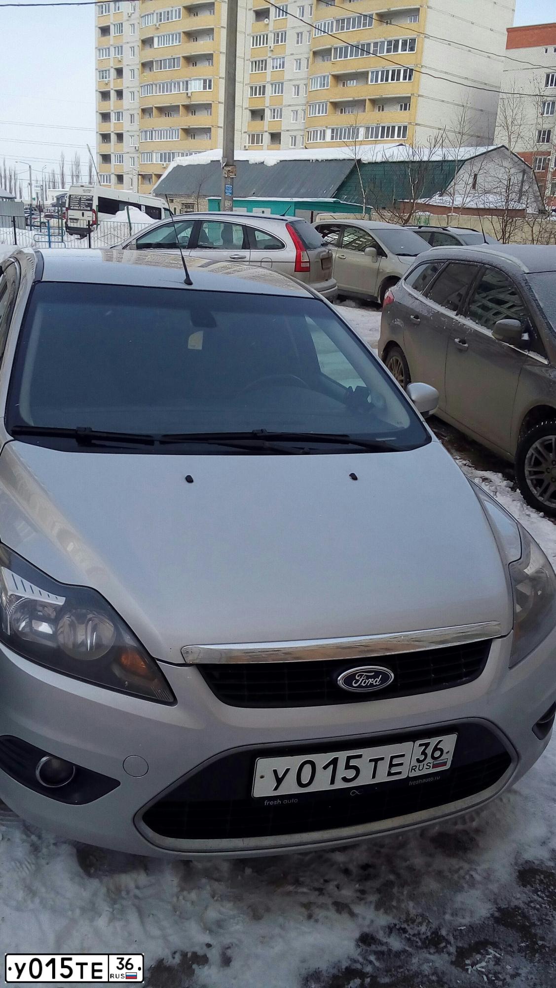Фото автомобиля FORD FOCUS, 2011 — госномер О987МХ48. Цвет: Серебристый