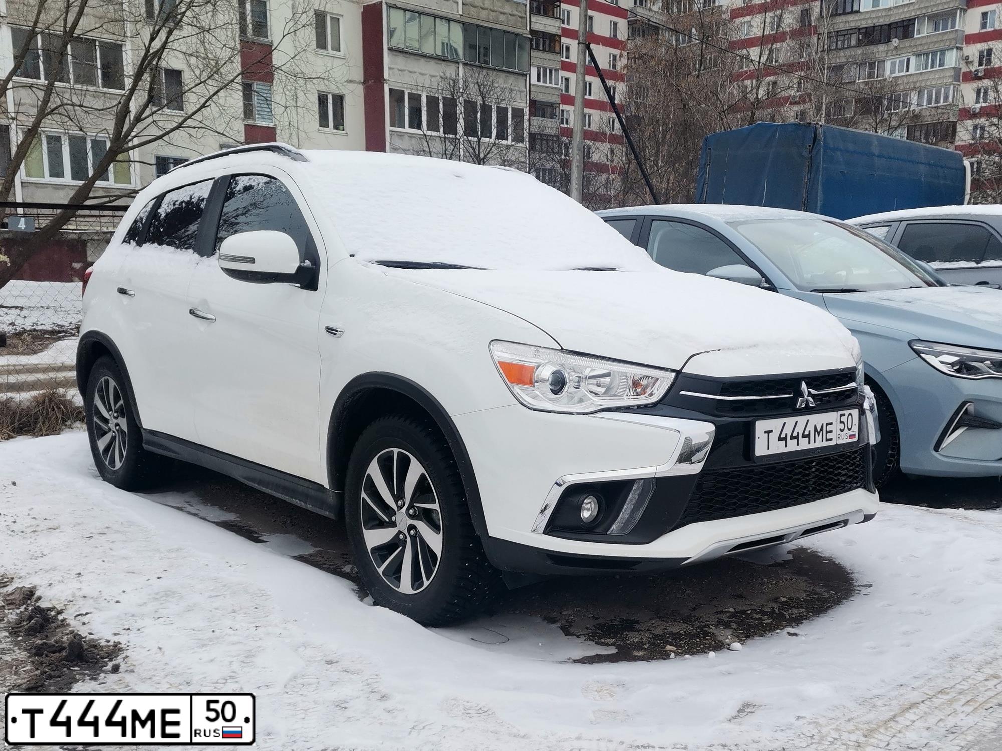Фото автомобиля TOYOTA RAV4, 2015 — госномер Т444МЕ50. Цвет: Белый
