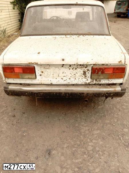Фото автомобиля LADA 2107, 2005 — госномер М277СХ61. Цвет: ЯРКО-БЕЛЫЙ