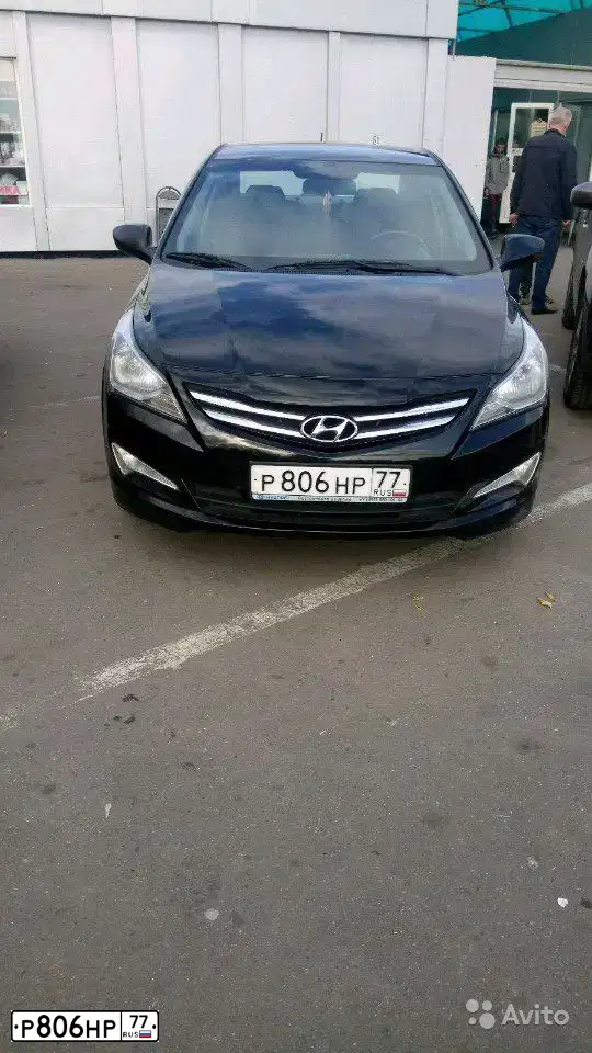 Фото автомобиля HYUNDAI SOLARIS, 2015 — госномер Т843НА790. Цвет: БЕЛЫЙ ЖЕЛТЫЙ СЕРЫЙ