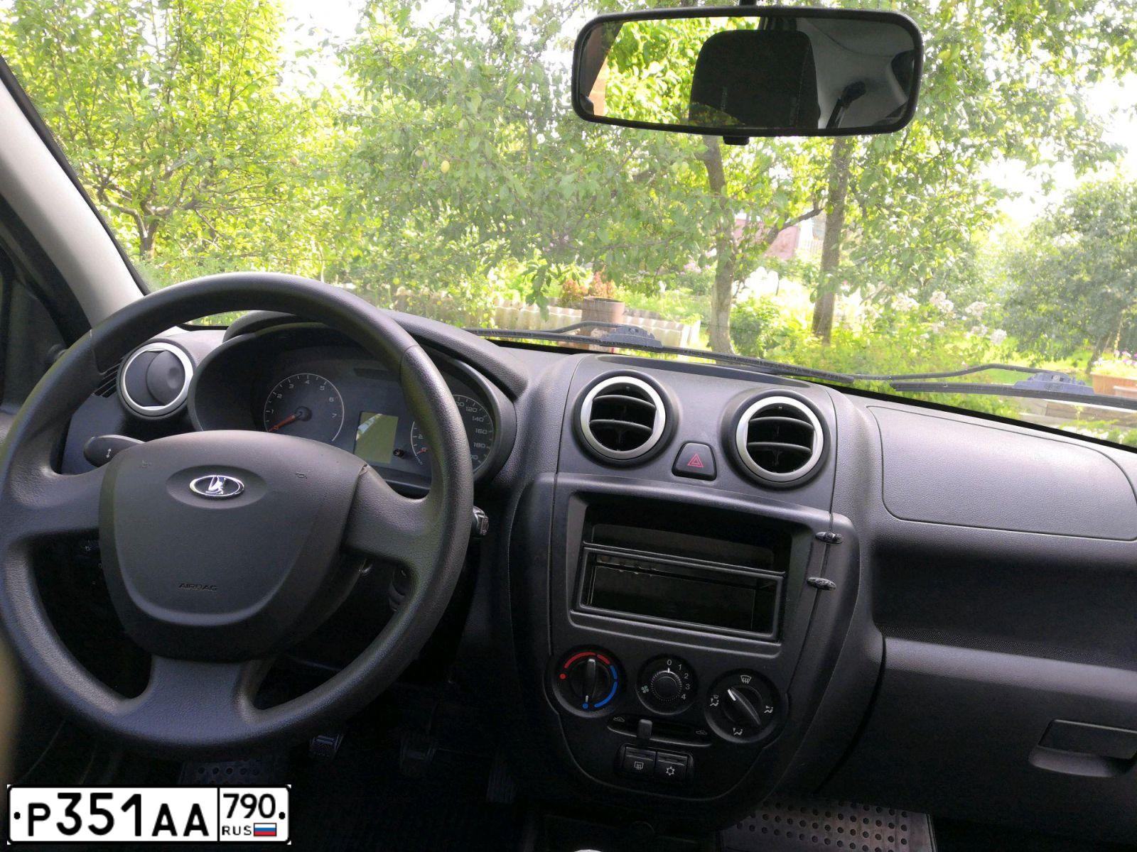 Фото автомобиля LADA 2191 GRANTA, 2015 — госномер Т406КК178. Цвет: СЕРЕБРИСТЫЙ