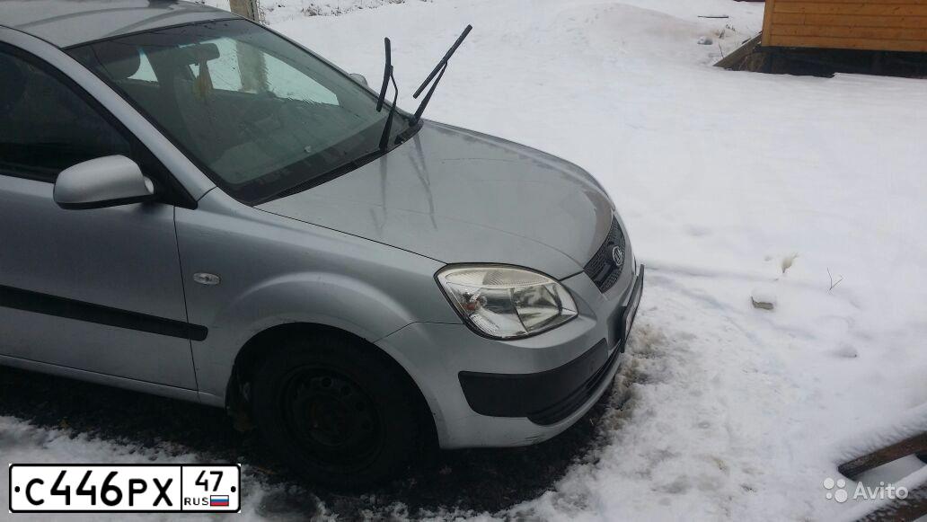 Фото автомобиля KIA RIO, 2007 — госномер К640НА53. Цвет: Чистое серебро