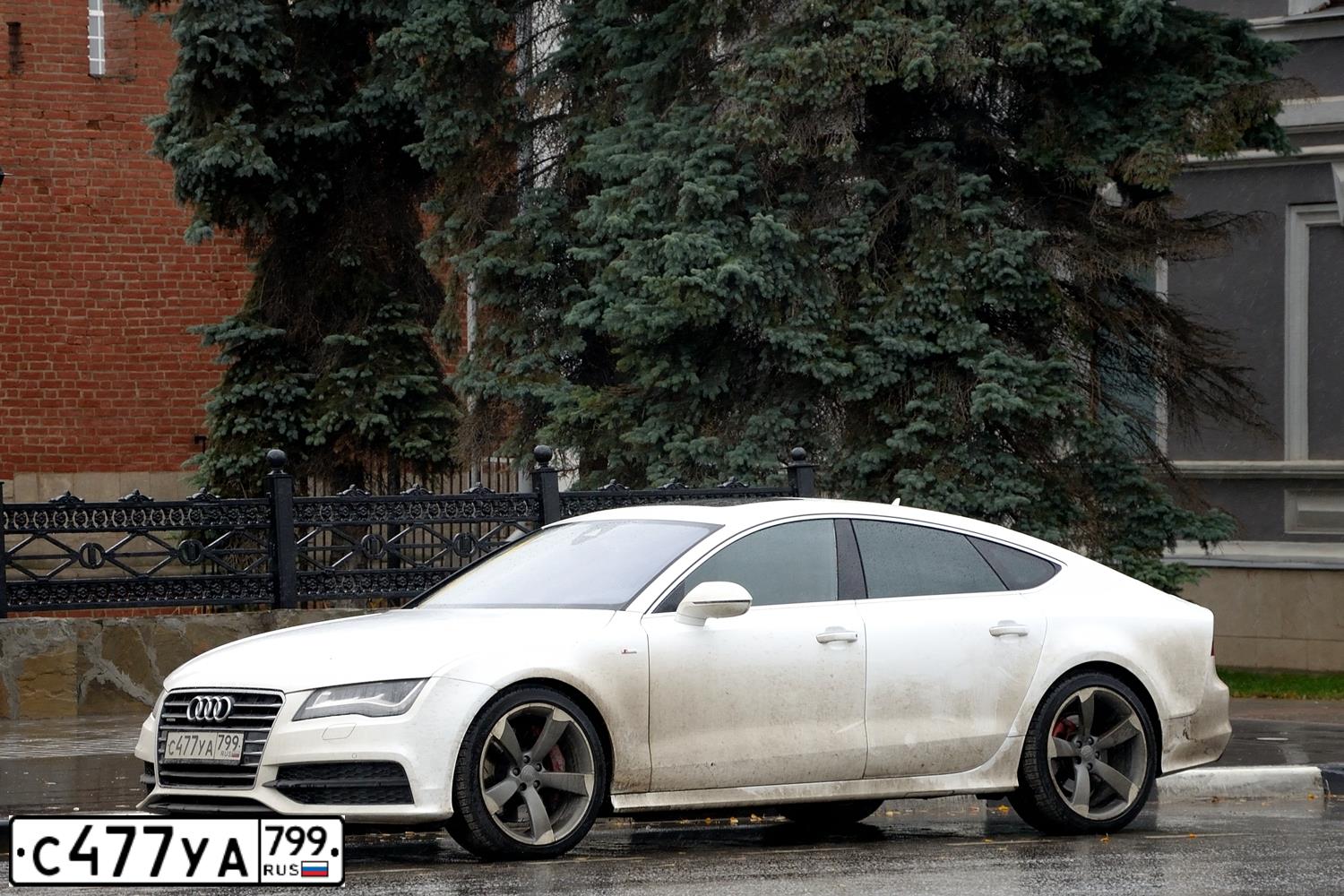 Фото автомобиля AUDI A7, 2013 — госномер А777ВР98. Цвет: Белый
