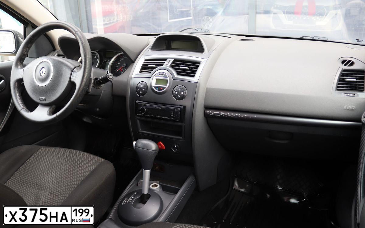 Фото автомобиля RENAULT MEGANE, 2008 — госномер У672РВ161. Цвет: ЧЕРНЫЙ