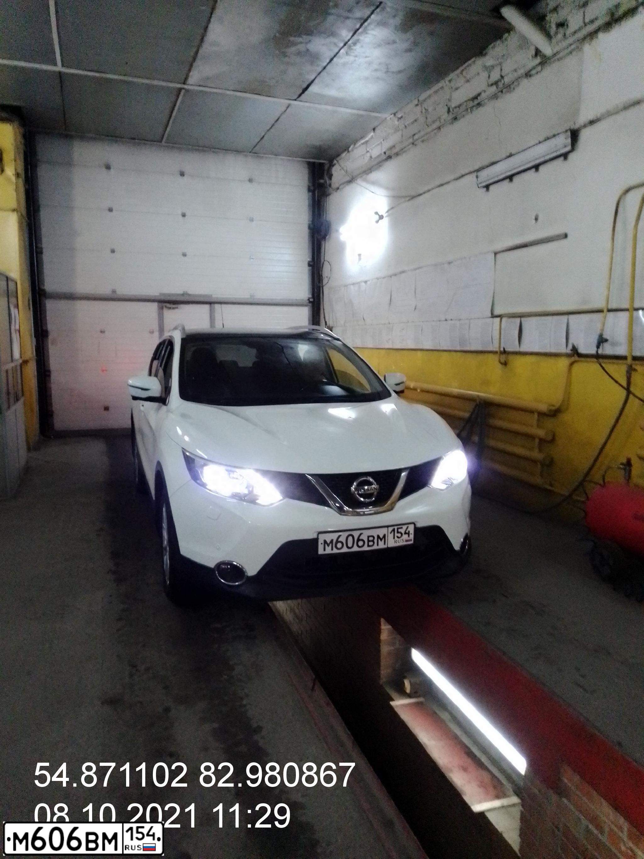 Фото автомобиля NISSAN Qashqai, 2015 — госномер М606ВМ154