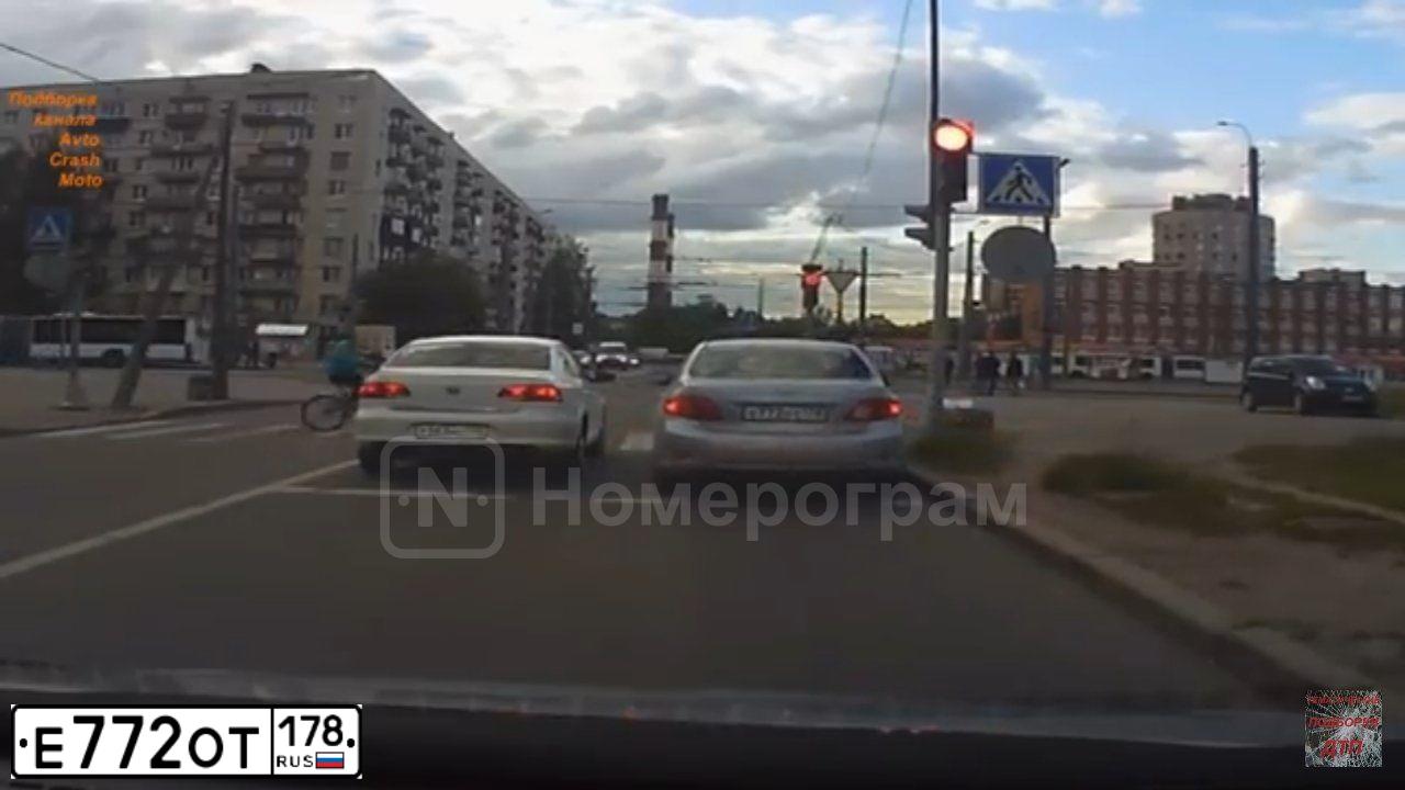 Фото автомобиля TOYOTA COROLLA, 2007 — госномер Х513ЕС116. Цвет: СВЕТЛО-ГОЛУБОЙ