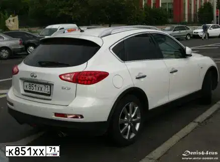 Фото автомобиля INFINITI QX50 /EX/, 2010 — госномер У020РК750. Цвет: Белый