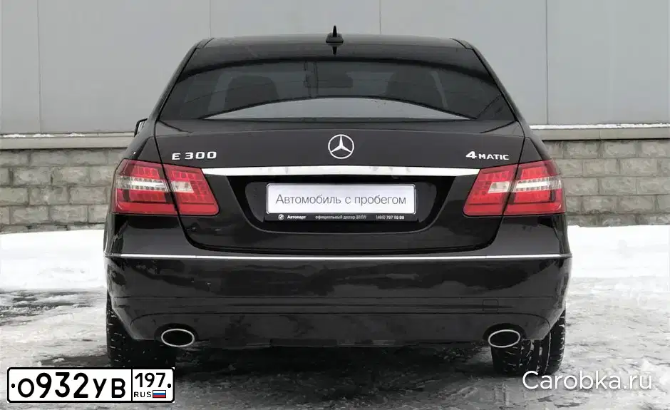 Фото автомобиля MERCEDES E-KLASSE, 2012 — госномер Р768ТЕ799. Цвет: Коричневый