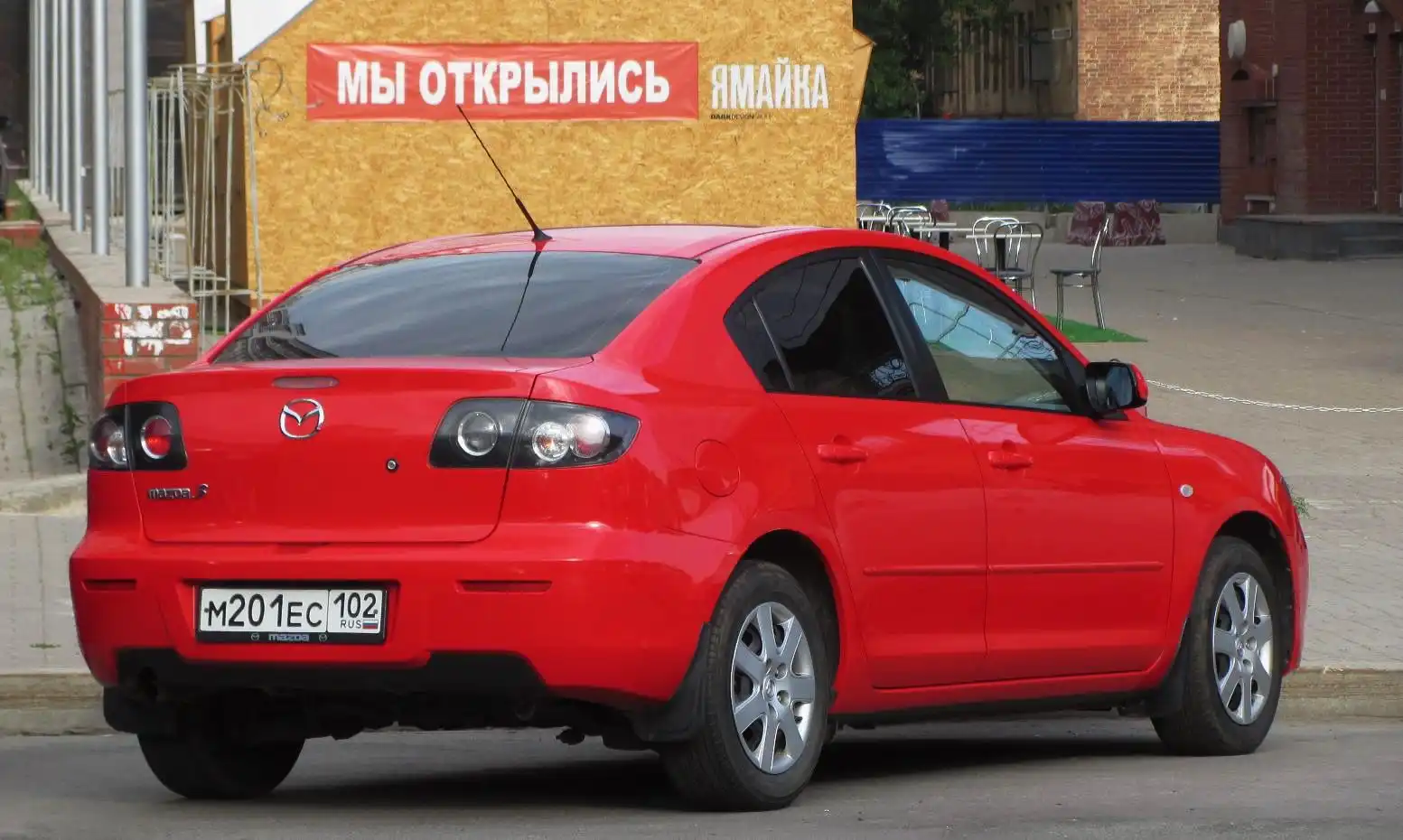 Фото автомобиля MAZDA 3, 2008 — госномер У877АТ102. Цвет: Красный