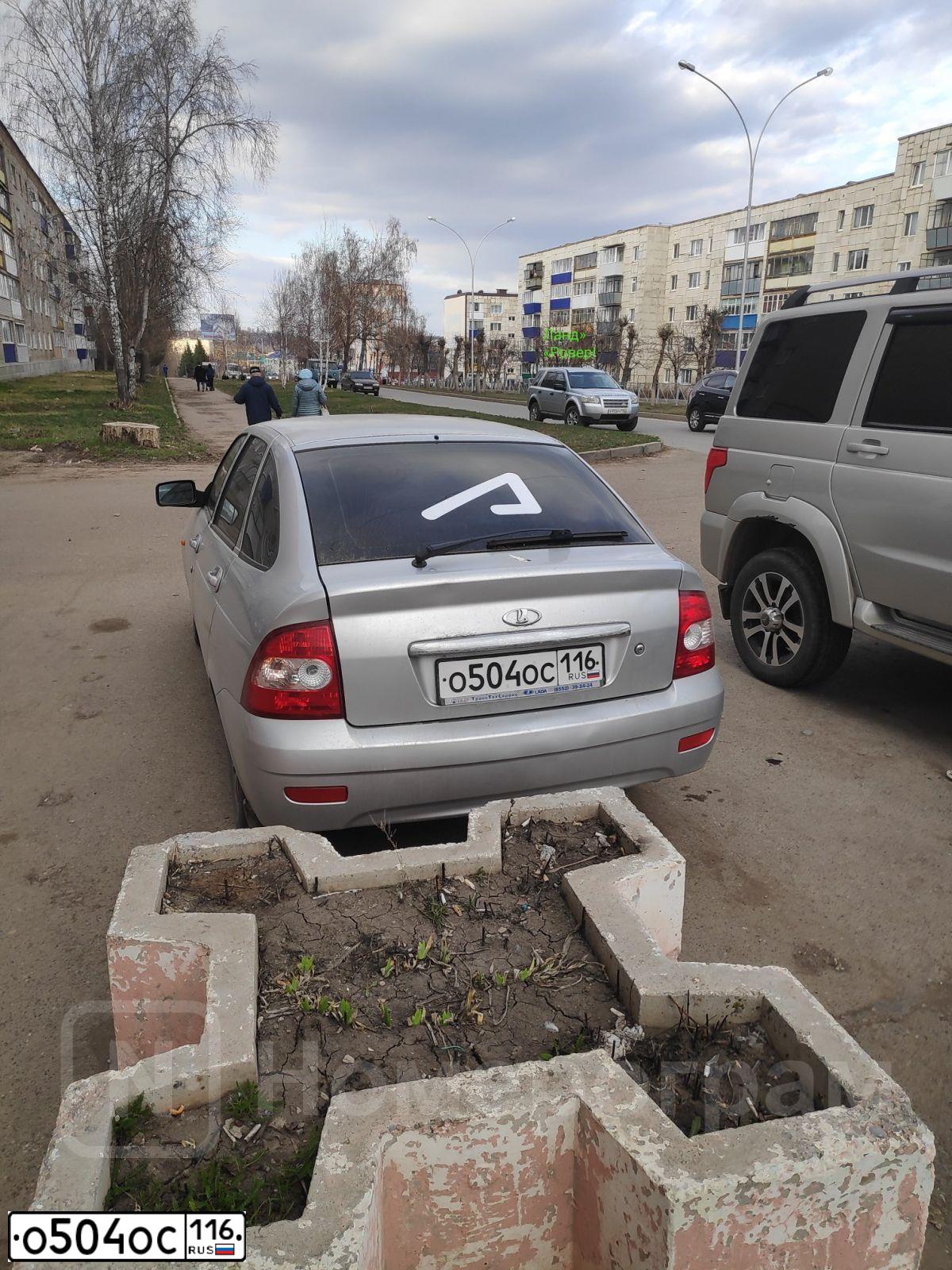 Фото автомобиля LADA 2172 PRIORA, 2011 — госномер О504ОС116. Цвет: СВЕТЛО-СЕРЕБРИСТЫЙ МЕТАЛЛ