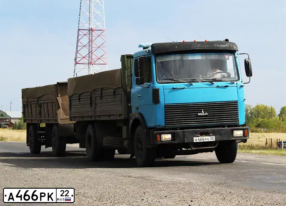 Фото автомобиля MAZ 5336 /4X2/, 1995 — госномер А466РК22. Цвет: ГОЛУБОЙ