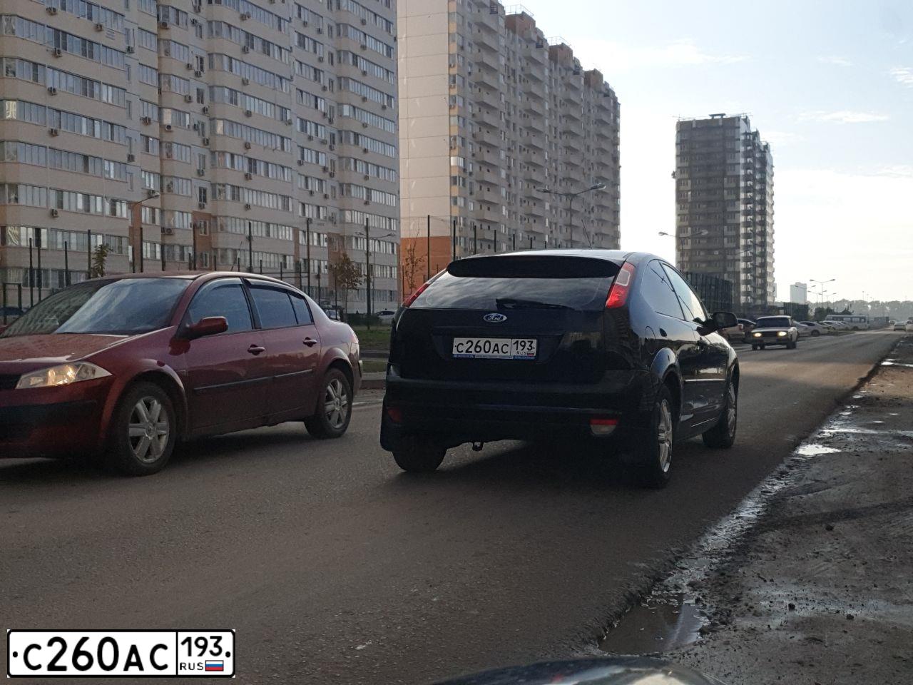 Фото автомобиля FORD FOCUS, 2006 — госномер С260АС193. Цвет: ЧЕРНЫЙ
