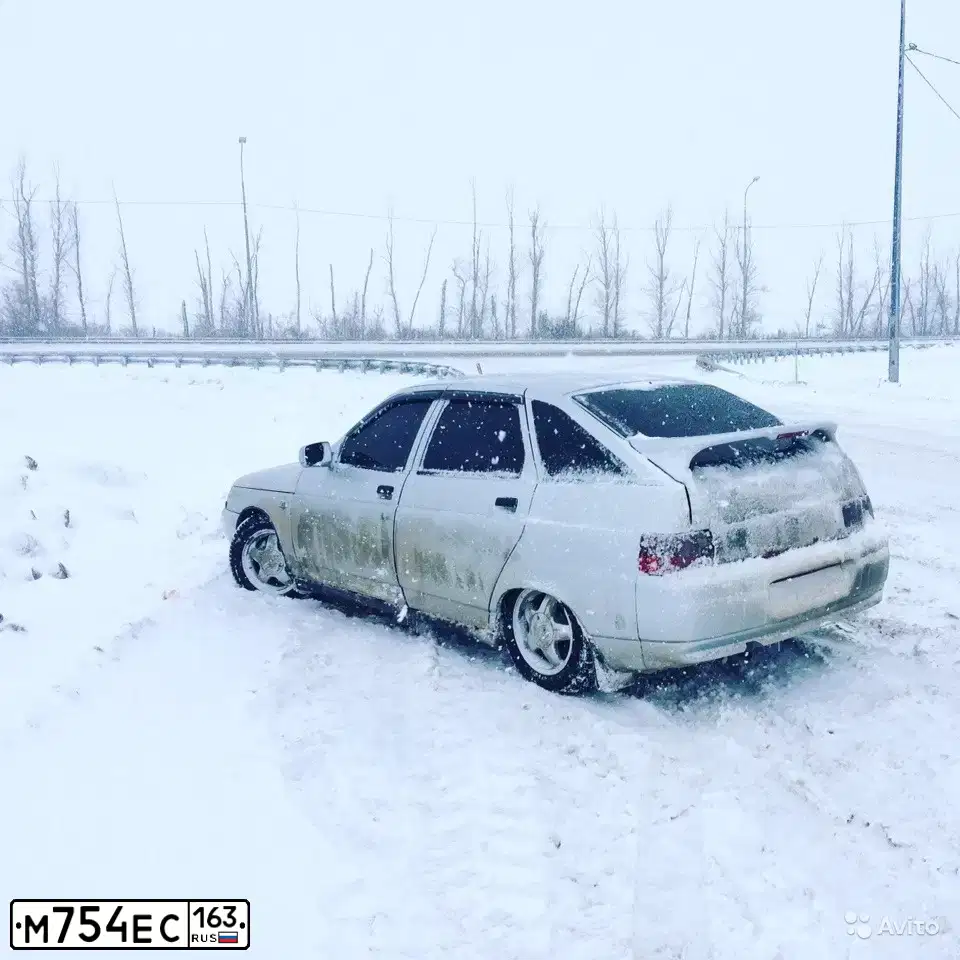 Фото автомобиля LADA 2112, 2006 — госномер М745ЕС163. Цвет: СВЕТЛО-СЕРЕБР  МЕТАЛЛ