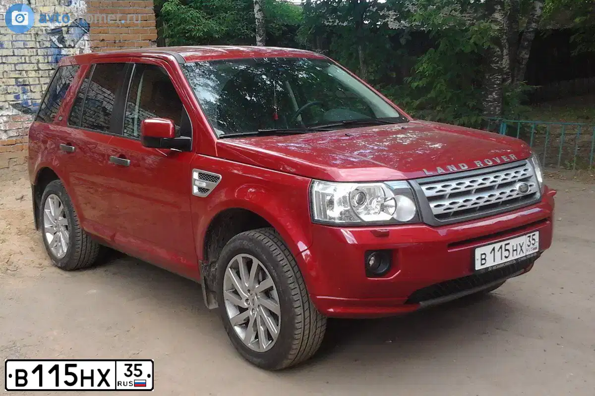 Фото автомобиля LANDROVER FREELANDER, 2011 — госномер В115НХ35. Цвет: КРАСНЫЙ