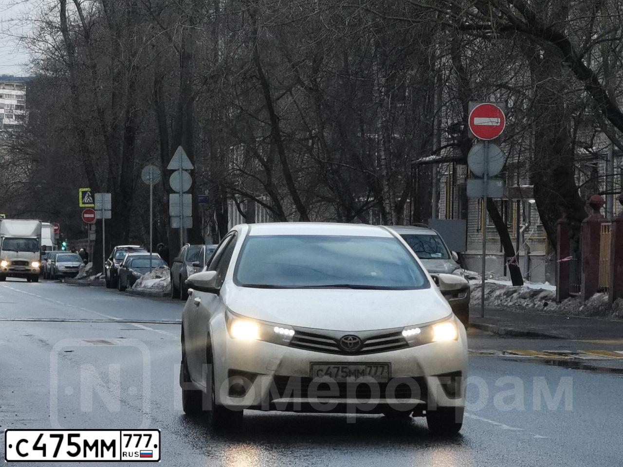 Фото автомобиля TOYOTA COROLLA, 2014 — госномер С475ММ777. Цвет: БЕЛЫЙ
