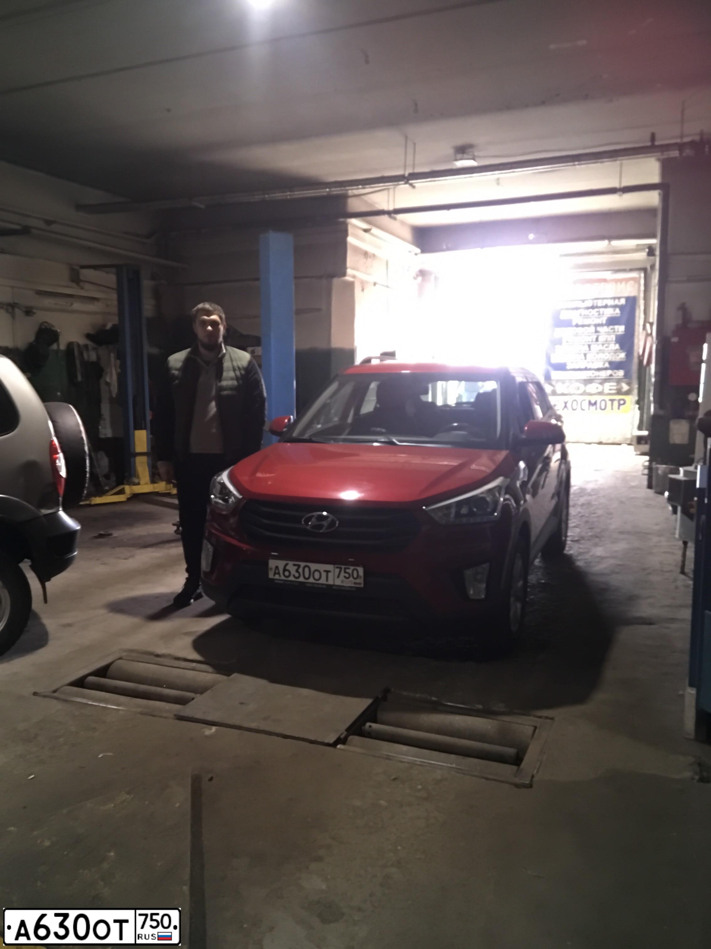 Фото автомобиля HYUNDAI SOLARIS, 2017 — госномер Е546КУ761. Цвет: БЕЛЫЙ-ЖЕЛТЫЙ-СЕРЫЙ