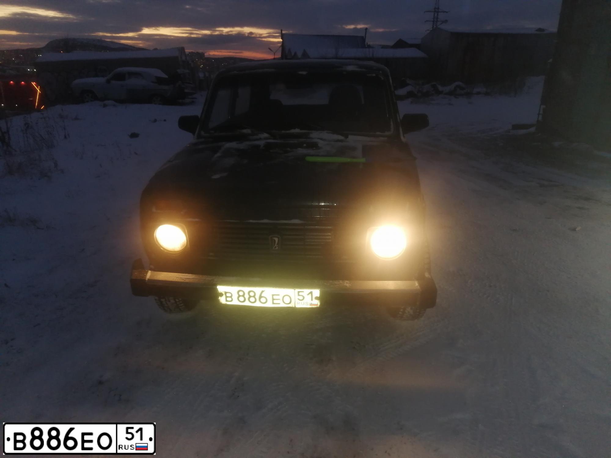 Фото автомобиля LADA 2121 NIVA, 1999 — госномер В886ЕО51. Цвет: СИНЕ-ЗЕЛЕНЫЙ