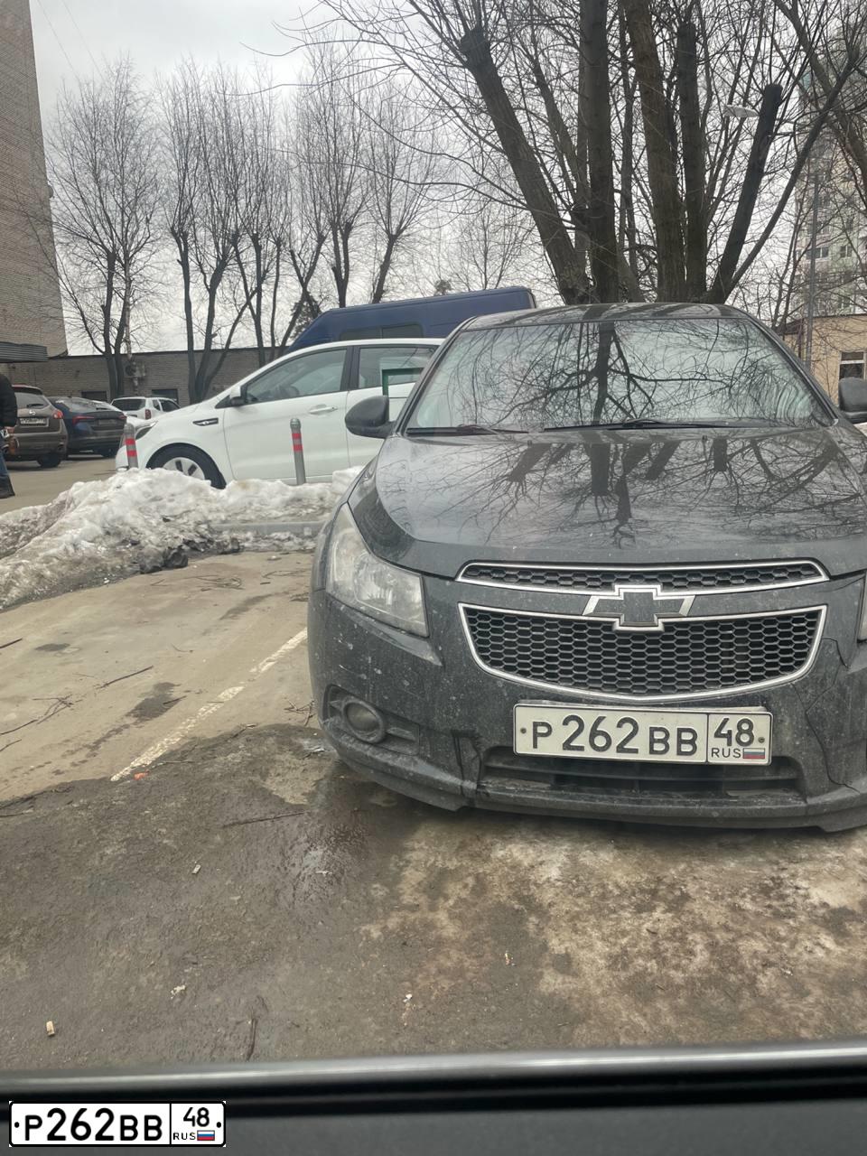 Фото автомобиля CHEVROLET CRUZE, 2010 — госномер Р262ВВ48. Цвет: ЧЕРНЫЙ