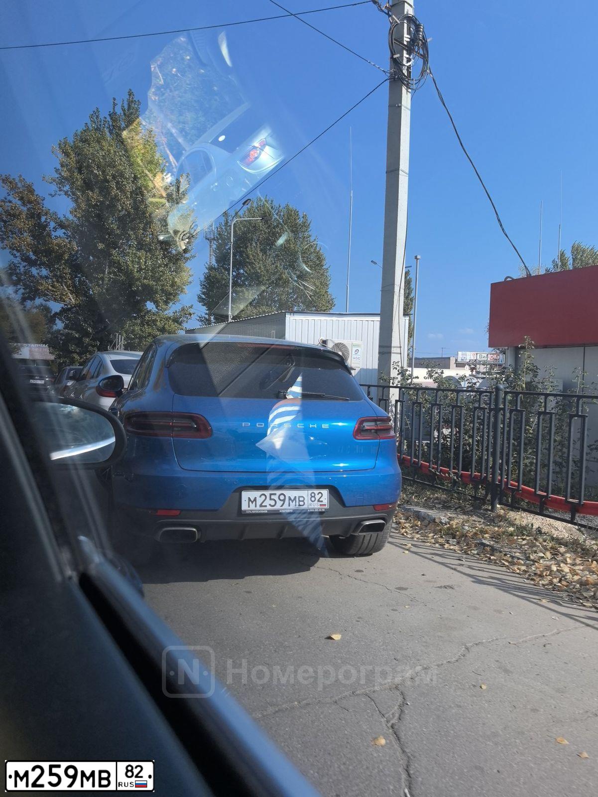 Фото автомобиля PORSCHE MACAN, 2016 — госномер А562АК172
