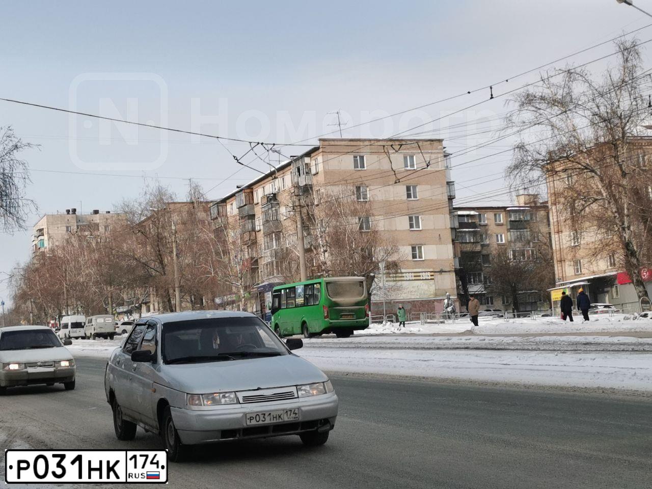 Фото автомобиля LADA 2110, 2002 — госномер Р031НК174. Цвет: БЕЛЫЙ