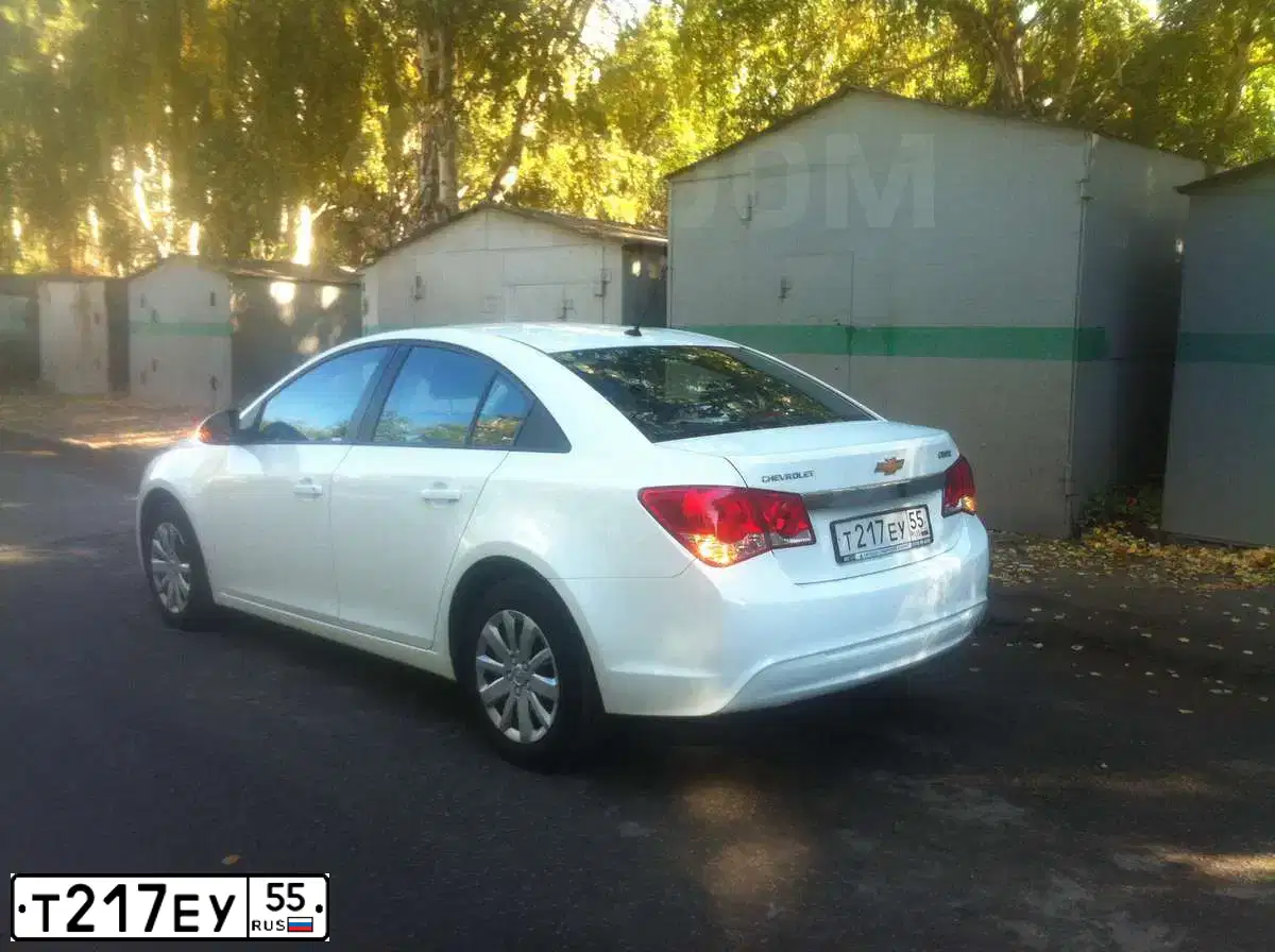 Фото автомобиля CHEVROLET CRUZE, 2014 — госномер Т217ЕУ55. Цвет: БЕЛЫЙ