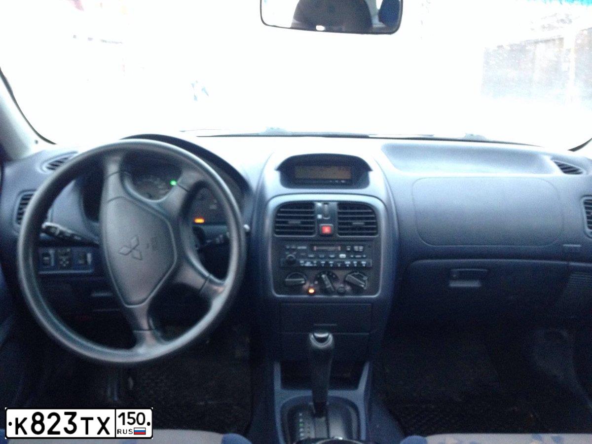 Фото автомобиля MITSUBISHI CARISMA, 2000 — госномер О685РВ777. Цвет: ГОЛУБОЙ