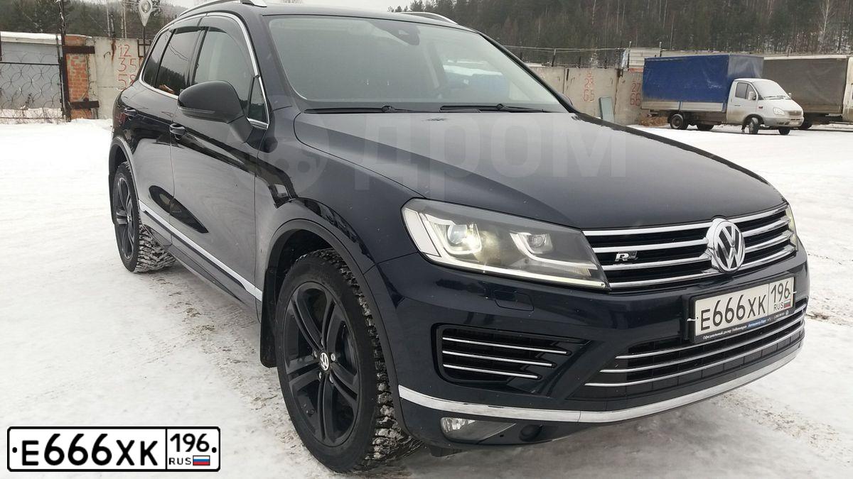 Фото автомобиля VOLKSWAGEN TOUAREG, 2016 — госномер Е666ХК196. Цвет: ТЕМНО СИНИЙ