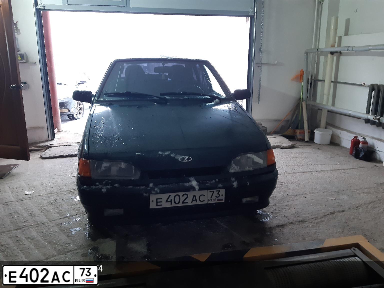Фото автомобиля LADA 2114 SAMARA, 2007 — госномер Е402АС73. Цвет: ГРАФИТОВЫЙ МЕТАЛЛИК