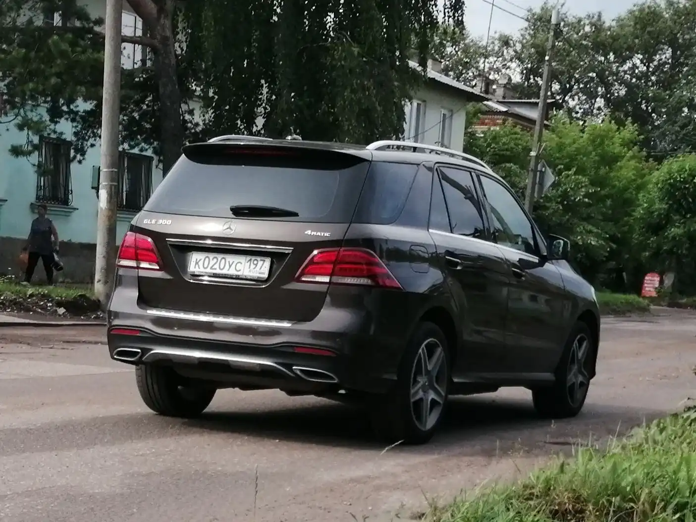 Фото автомобиля МЕРСЕДЕС-БЕНЦ ML 350 4MATIC, 2008 — госномер К740НМ95. Цвет: ЧЕРНЫЙ