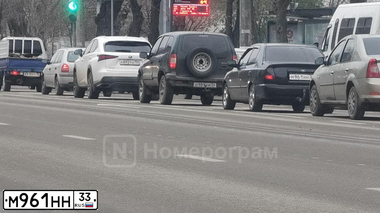 Фото автомобиля MERCEDES M-KLASSE, 2013 — госномер А843ВР977. Цвет: Коричневый