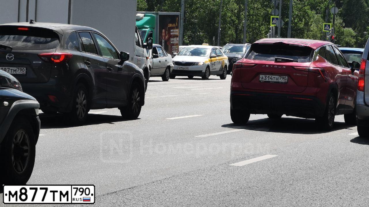 Фото автомобиля AUDI A8 LONG, 2011 — госномер Н570КН550