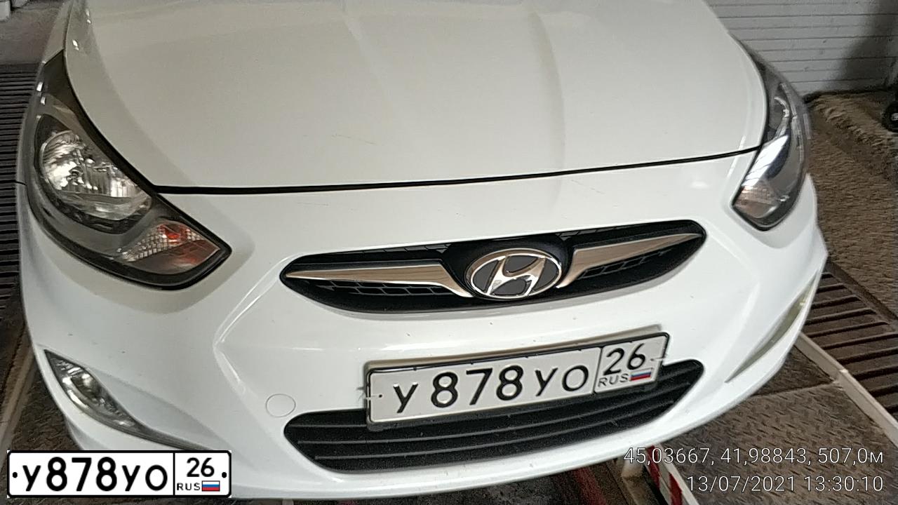 Фото автомобиля HYUNDAI SOLARIS, 2012 — госномер С187ВЕ126. Цвет: БЕЛЫЙ
