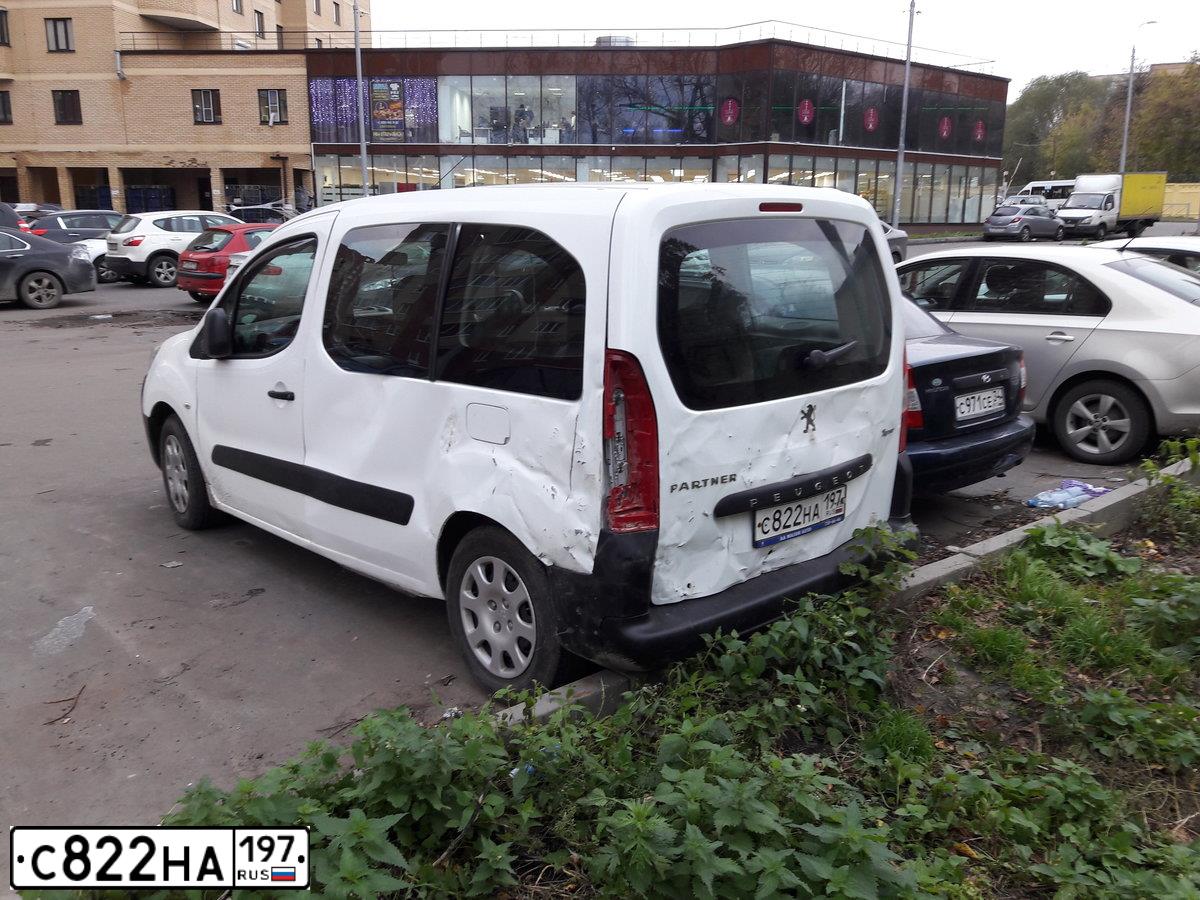 Фото автомобиля PEUGEOT PARTNER, 2011 — госномер С822НА197. Цвет: Белый
