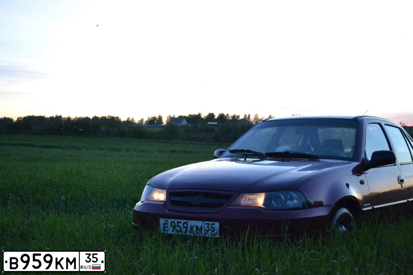 Фото автомобиля RENAULT SYMBOL, 2005 — госномер В959КМ35. Цвет: СИНИЙ