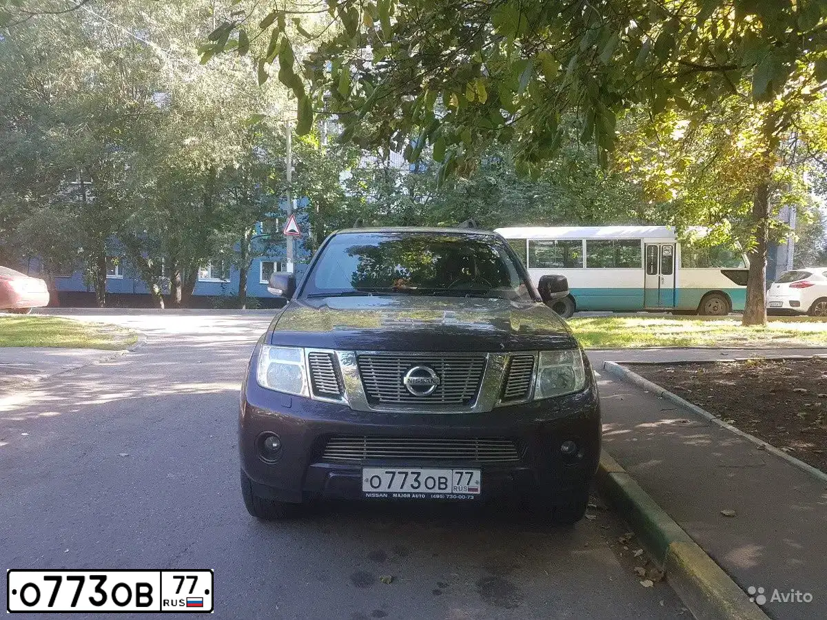 Фото автомобиля NISSAN PATHFINDER, 2013 — госномер О773ОВ77. Цвет: СЕРО-СИРЕНЕВЫЙ