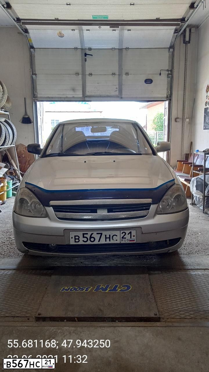 Фото автомобиля LADA 2172 PRIORA, 2008 — госномер В567НС21. Цвет: СЕРЕБРИСТЫЙ