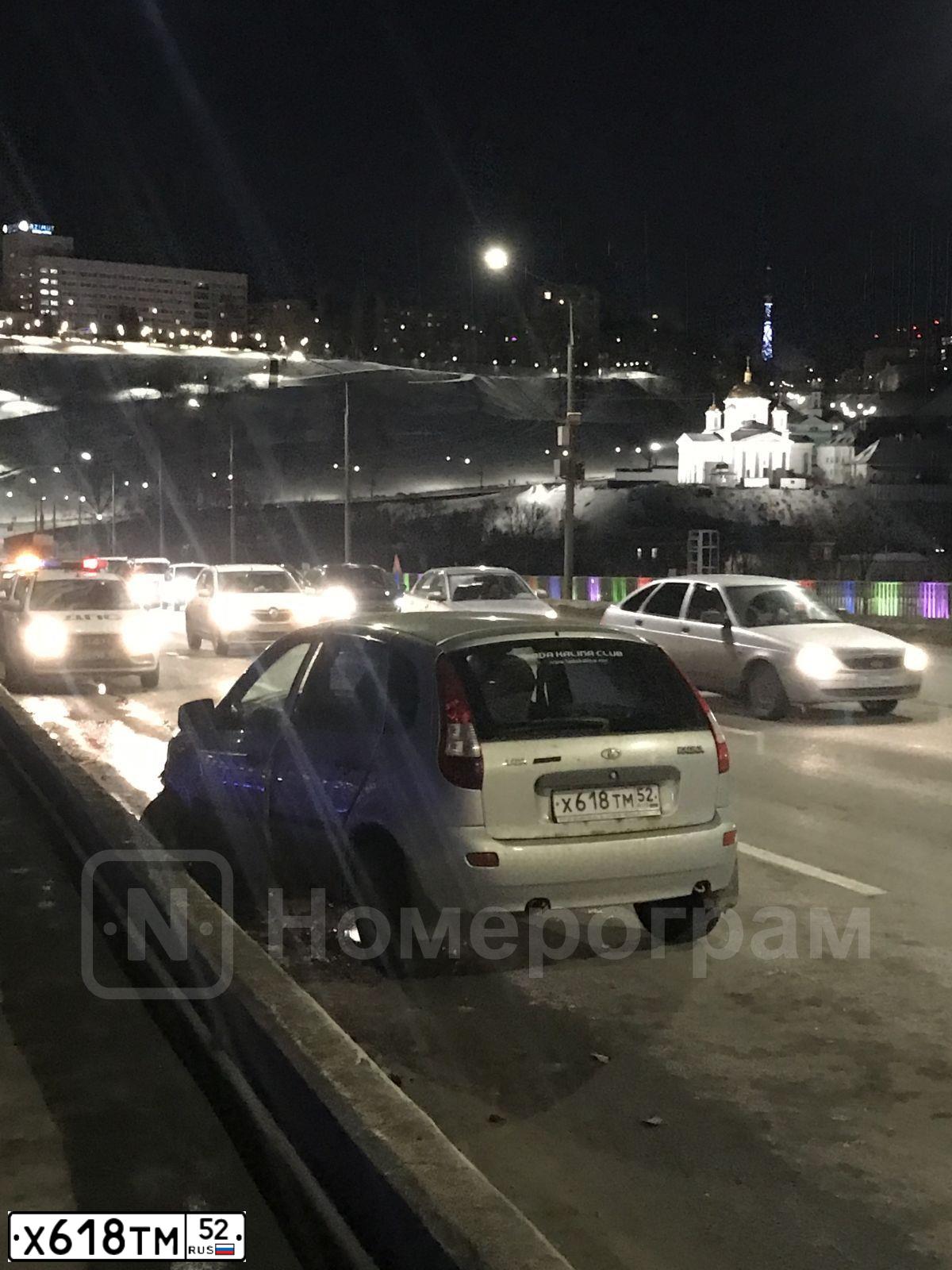 Фото автомобиля LADA 1119 KALINA, 2008 — госномер Х618ТМ52. Цвет: СВЕТЛО-СЕРЫЙ