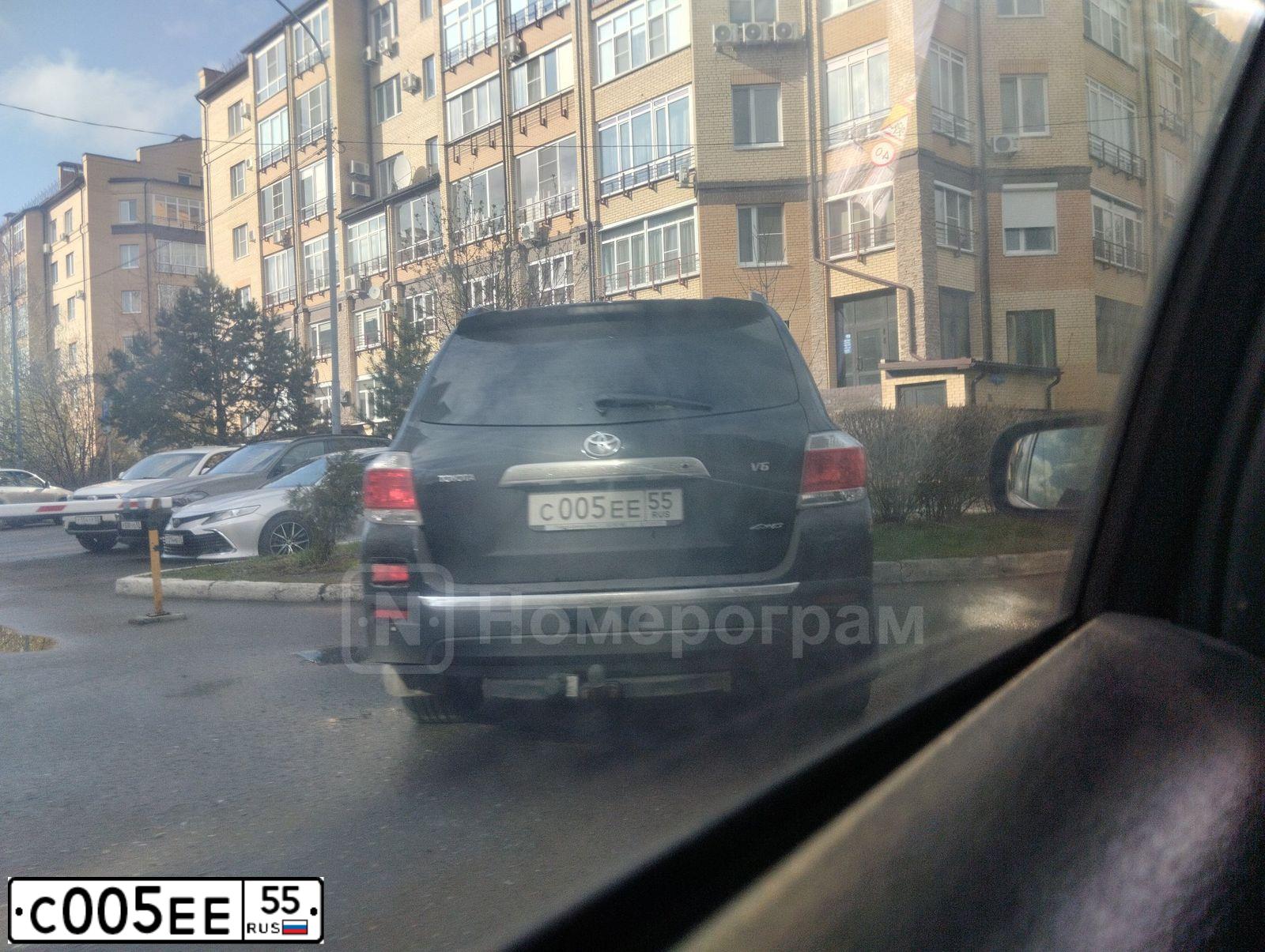 Фото автомобиля HYUNDAI TERRACAN, 2001 — госномер С005ЕЕ55. Цвет: ТЕМНО-СЕРЫЙ