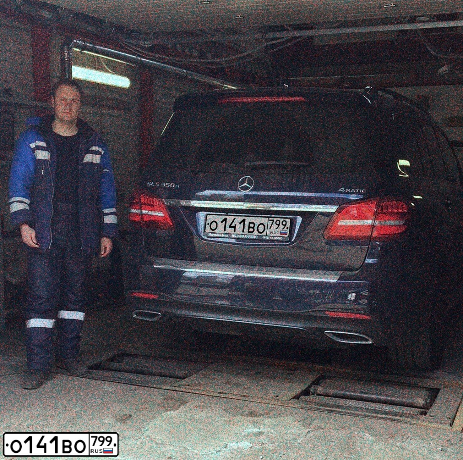 Фото автомобиля MERCEDES GL-KLASSE, 2017 — госномер О141ВО799. Цвет: синий