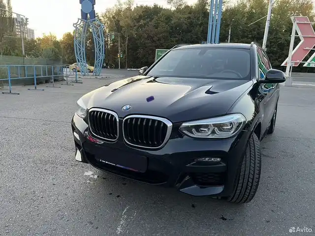 Фото автомобиля БМВ X3 XDRIVE 30I, 2019 — госномер М680КЕ702. Цвет: черный