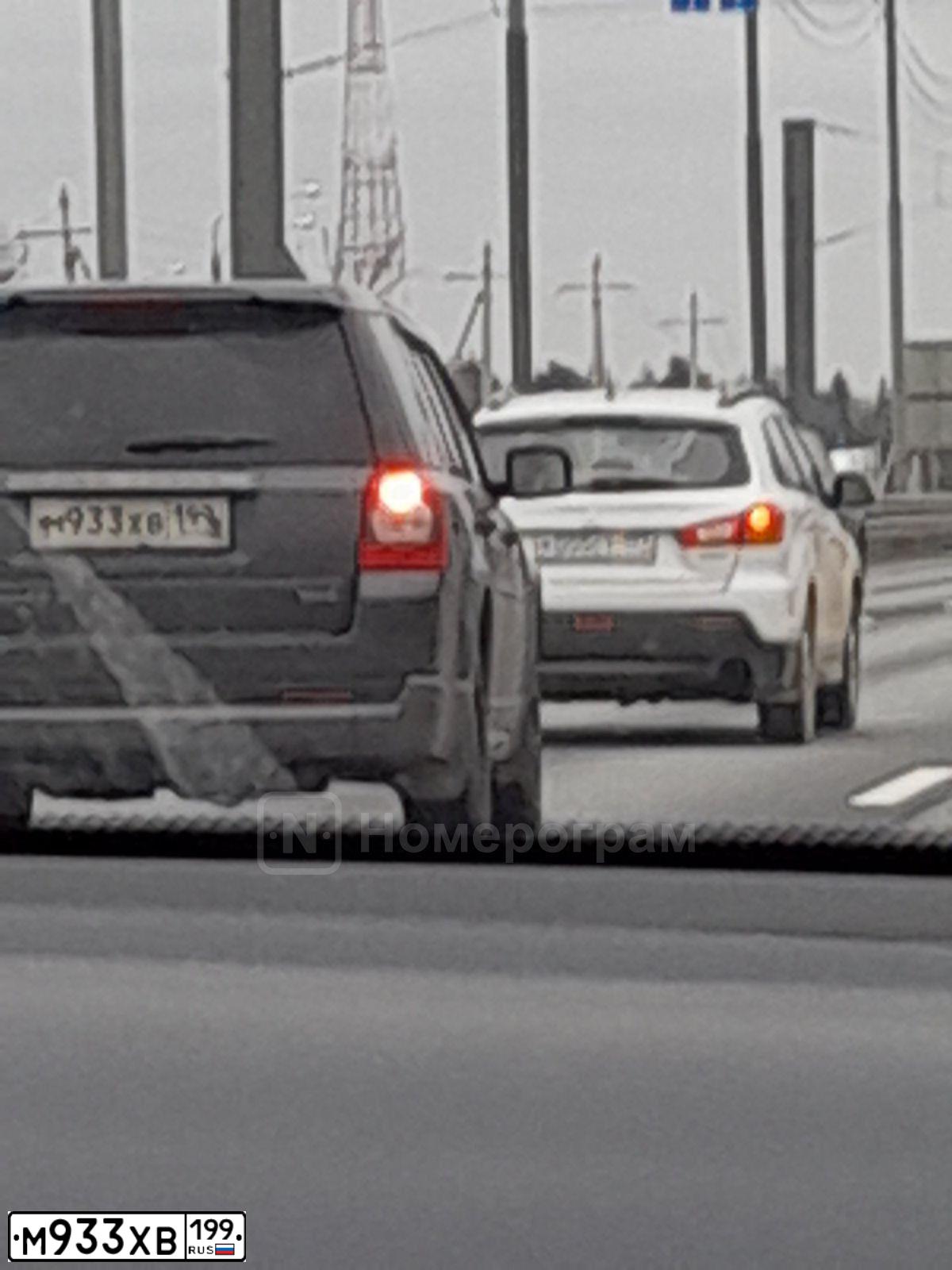 Фото автомобиля LANDROVER FREELANDER, 2010 — госномер М933ХВ199. Цвет: ТЕМНО-СЕРЫЙ