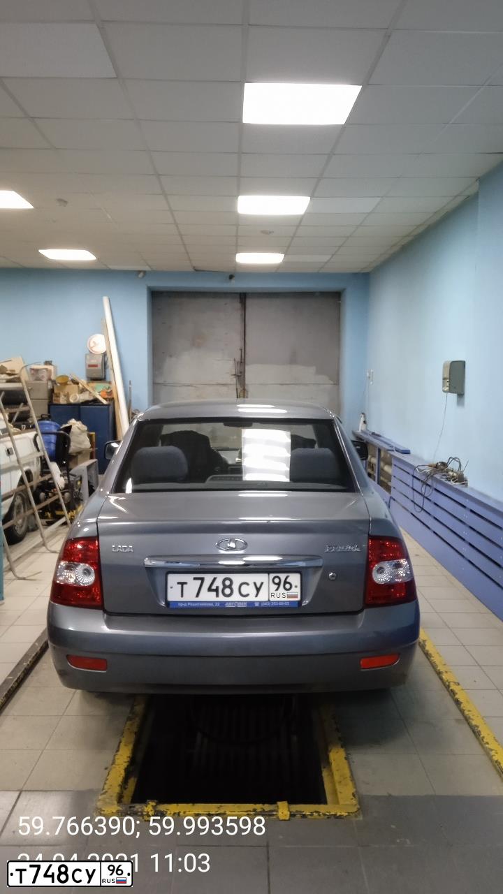 Фото автомобиля LADA 2170 PRIORA, 2012 — госномер Т748СУ96. Цвет: СЕРО-ЗЕЛЕНЫЙ