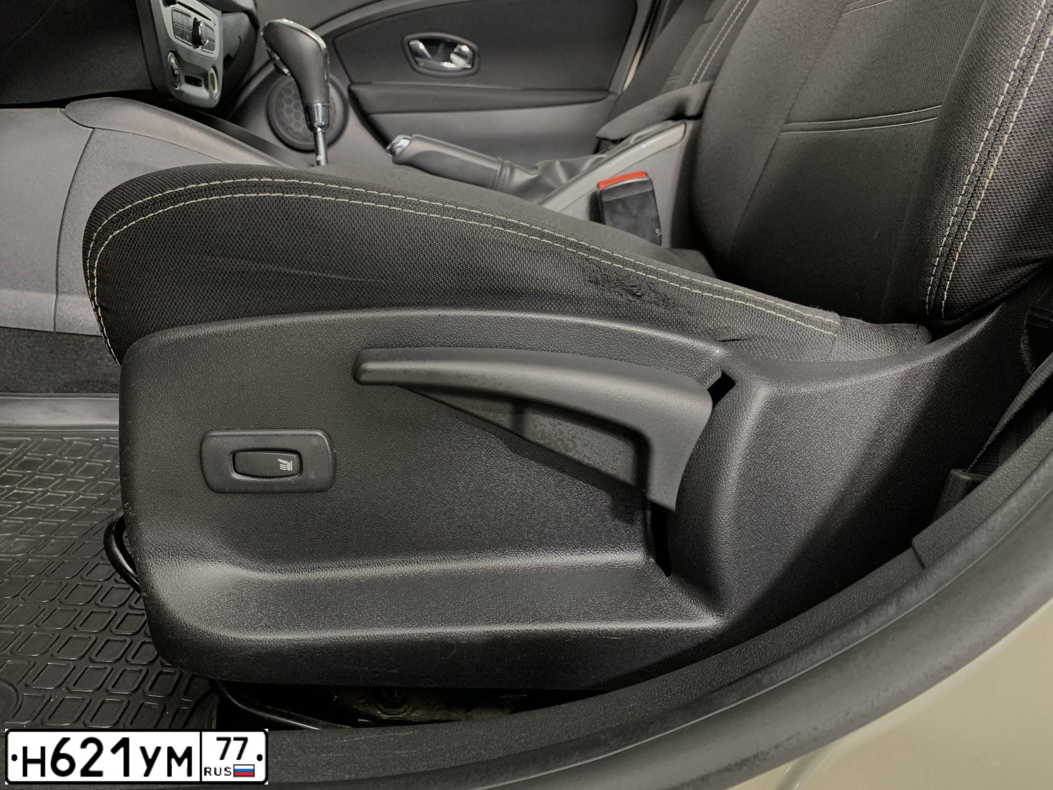 Фото автомобиля RENAULT FLUENCE, 2013 — госномер К100АН550
