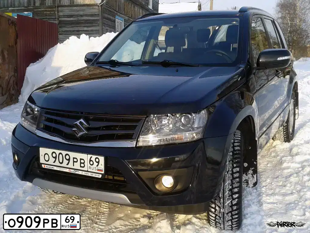 Фото автомобиля SUZUKI /GRAND/ VITARA, 2012 — госномер У522ЕВ777. Цвет: ЧЕРНЫЙ